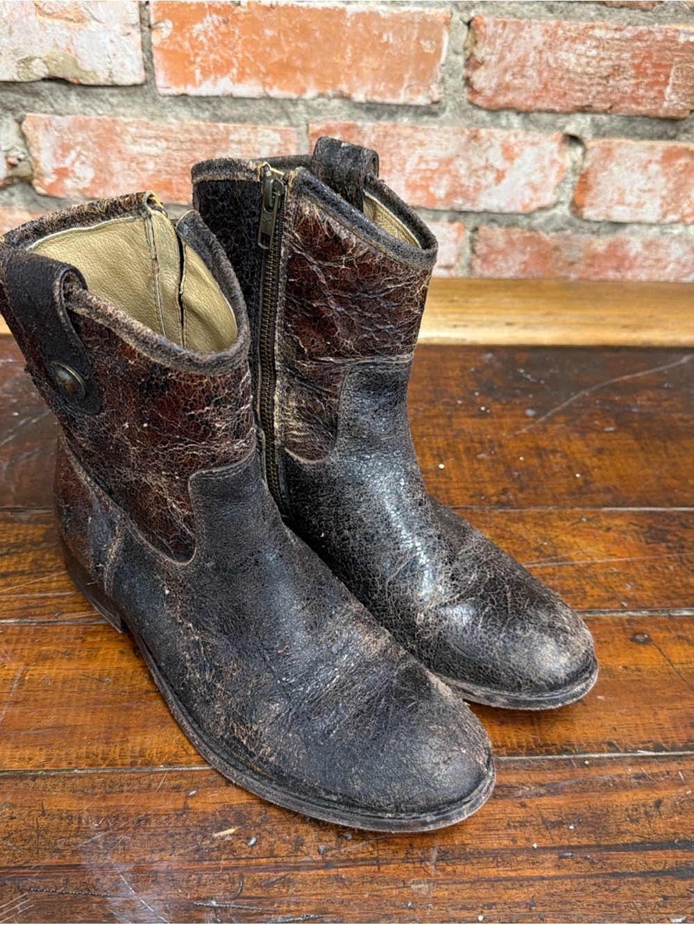 Frye Women’s Brown Leather Zip Ankle Boots - Picture 1 of 7